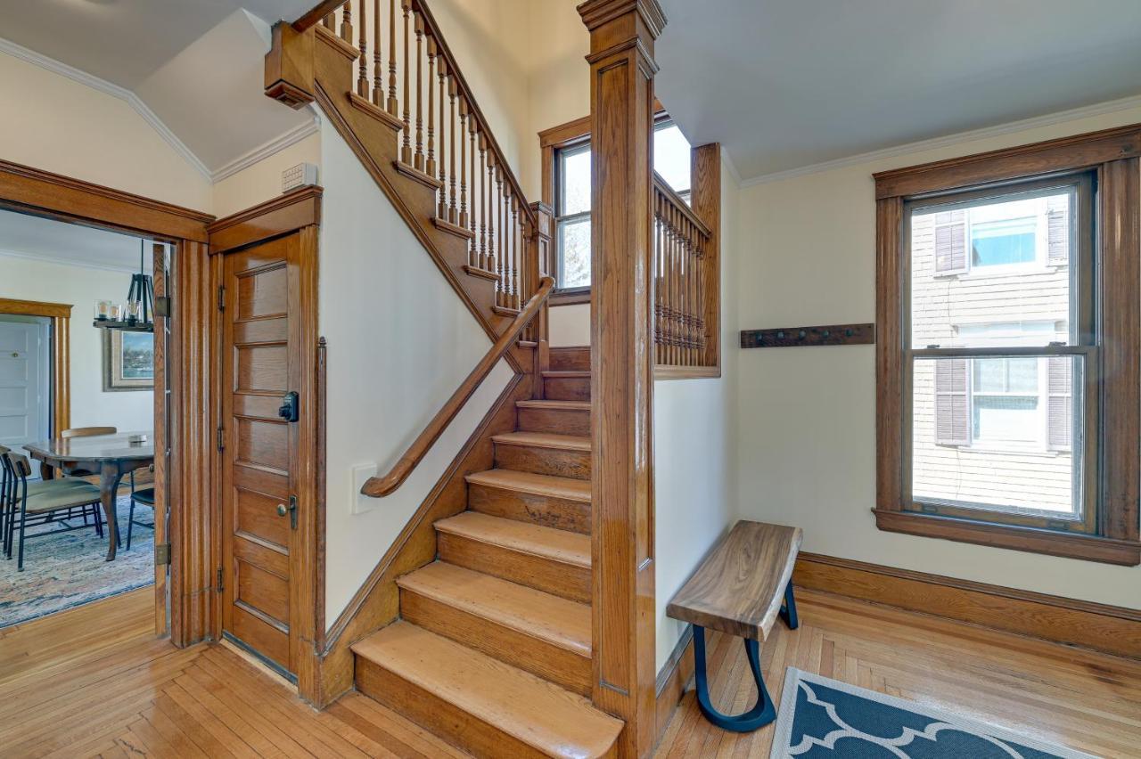 Spacious Historic Home In The Berkshires! Pittsfield Exterior photo